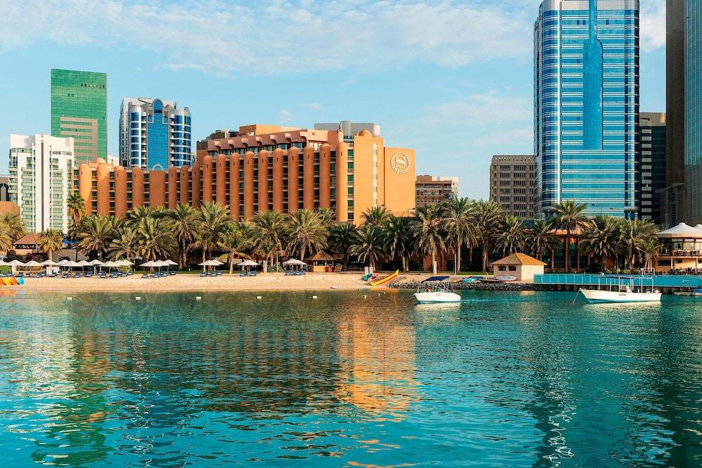 Sheraton Abu Dhabi Hotel & Resort - Exterior