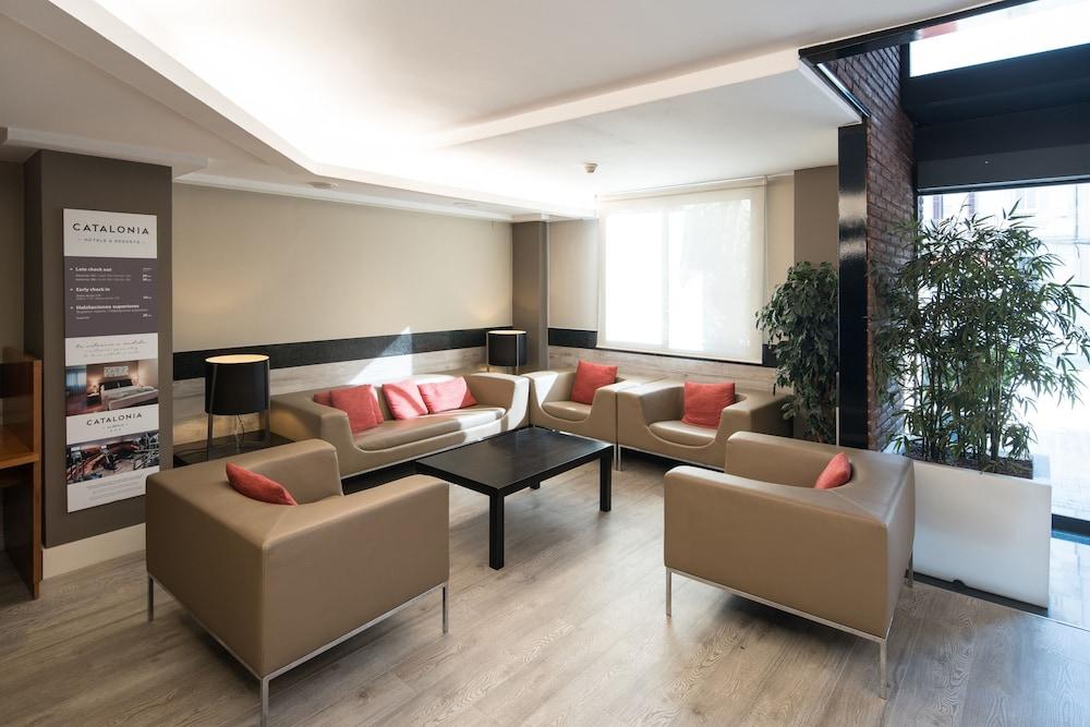 Hotel Catalonia Albeniz - Lobby Sitting Area