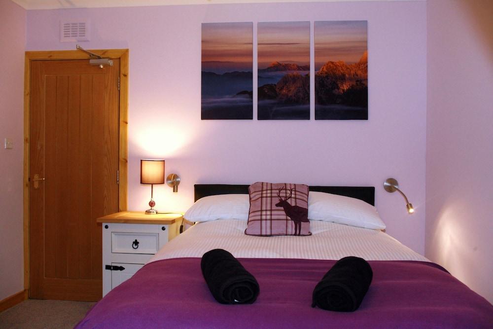 Glenlochy Nevis Bridge Apartments - Room