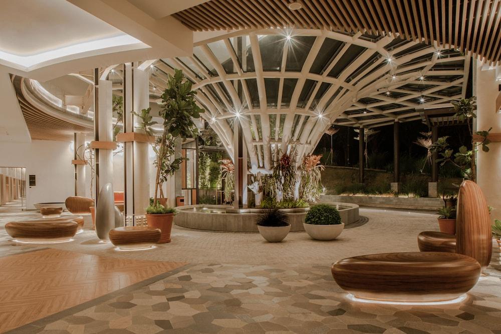 The Botanica Sanctuary - Lobby