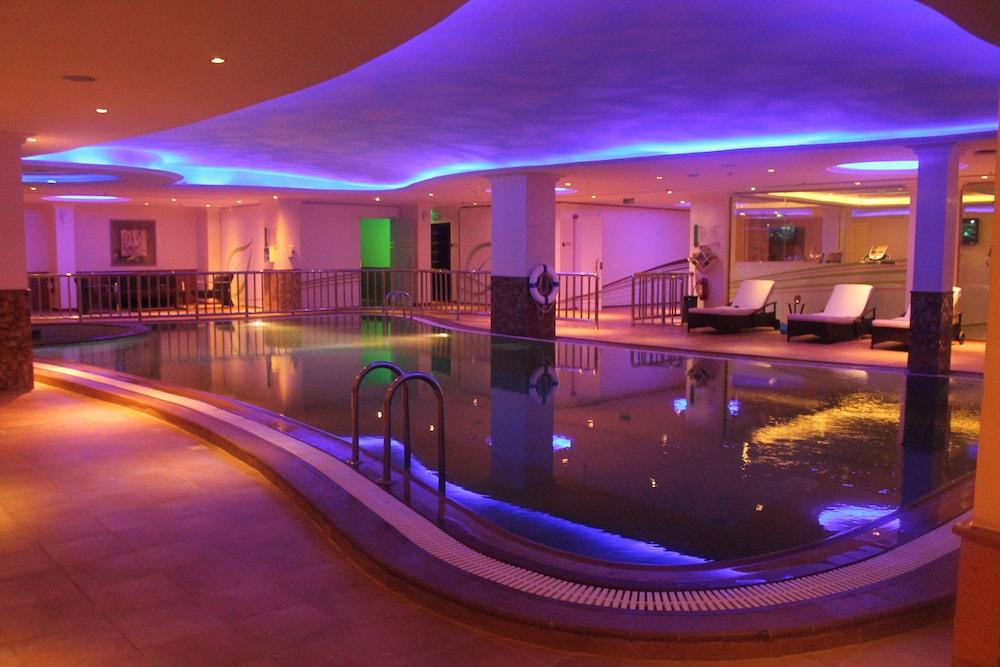 فندق دابل تري باي هيلتون الظهران - Indoor Pool