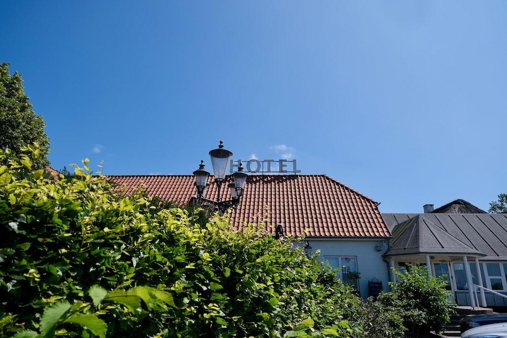 Hotel Årslev Kro - Exterior