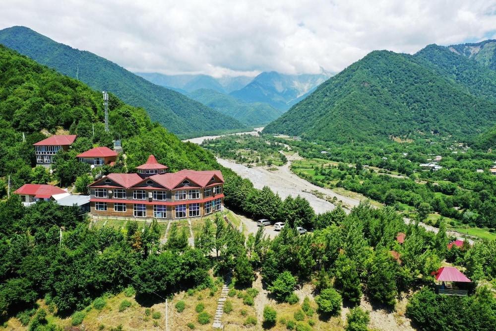 Kungut Hotel & Resort - Featured Image