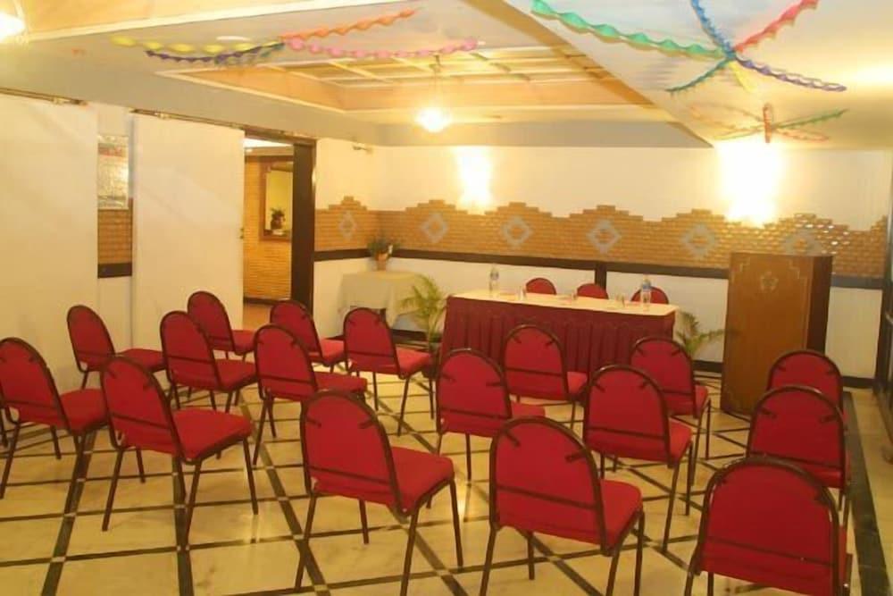 Hotel Maurya International - Meeting Facility