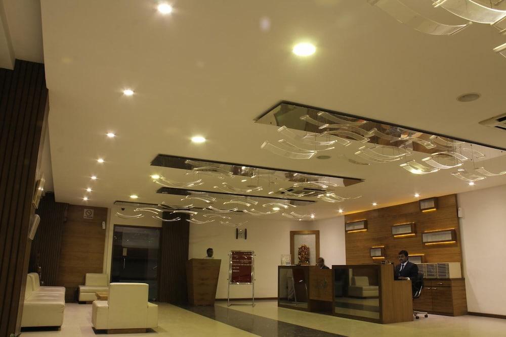 Hotel Platinum Inn - Lobby
