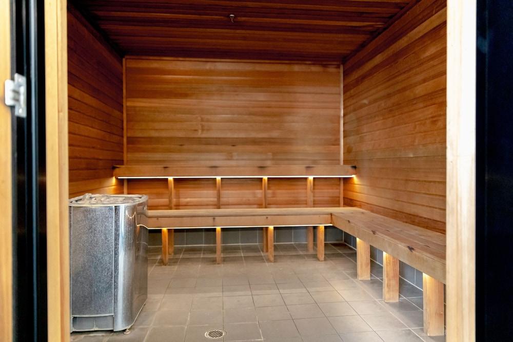 أمورا هوتل بريسبين - Sauna