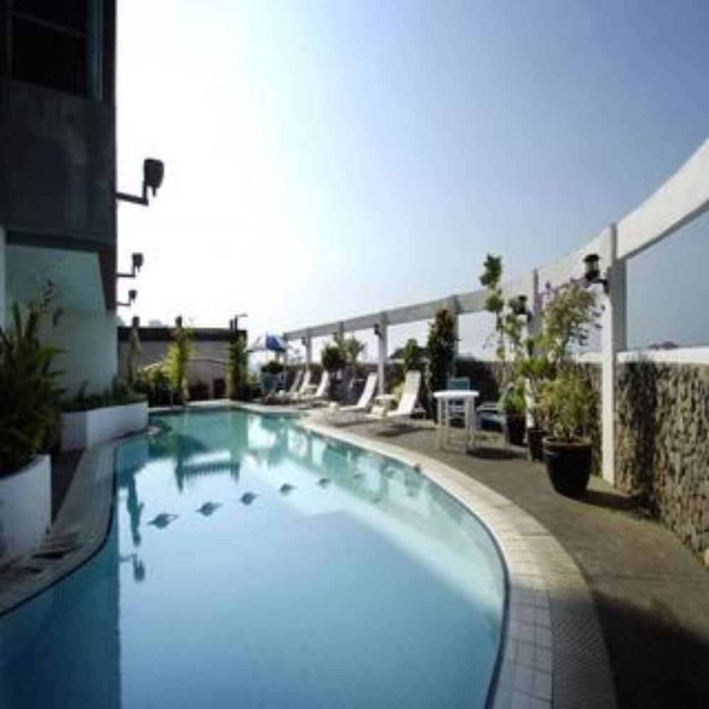 Berjaya Penang Hotel - Outdoor Pool
