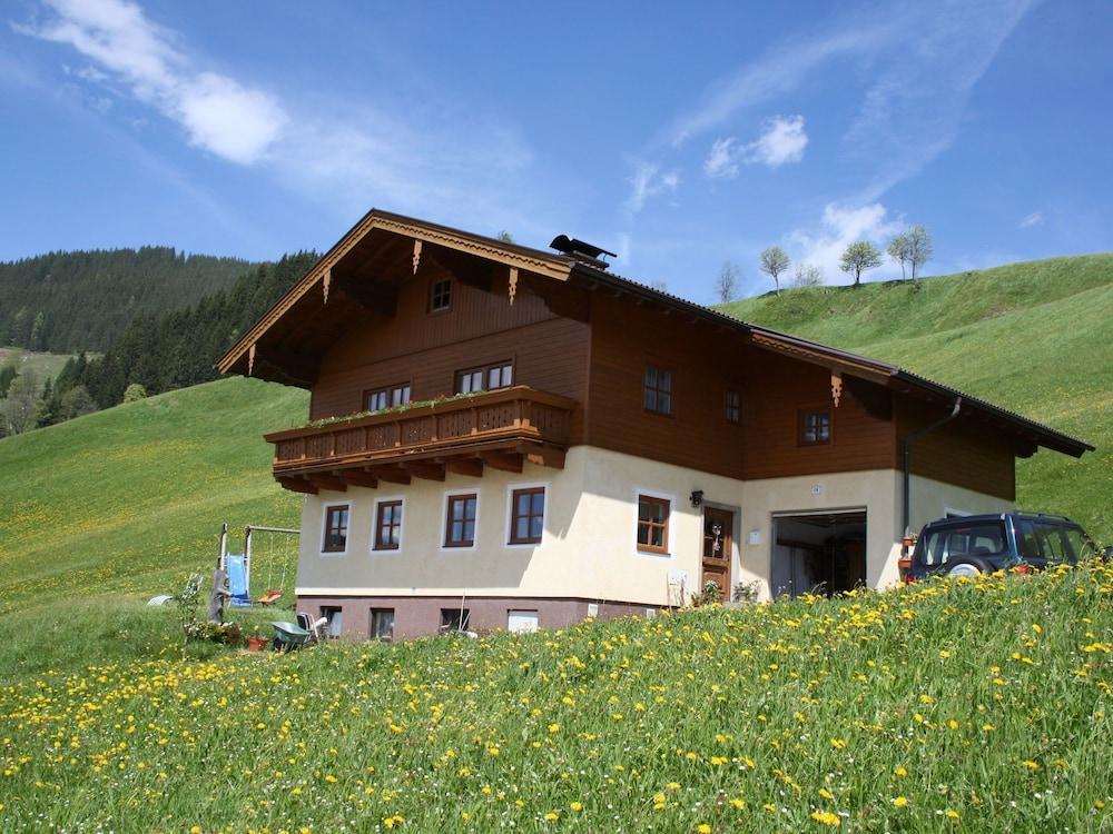 Spacious Apartment with Garden near Ski Area in Wagrain - Featured Image