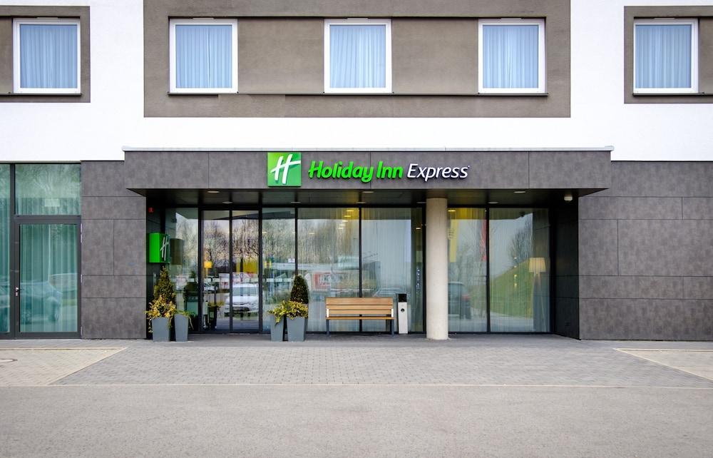 Holiday Inn Express Friedrichshafen, an IHG Hotel - Exterior