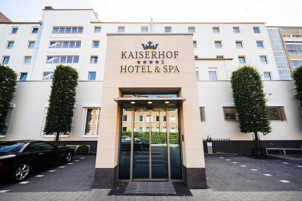 Hotel Kaiserhof - Featured Image