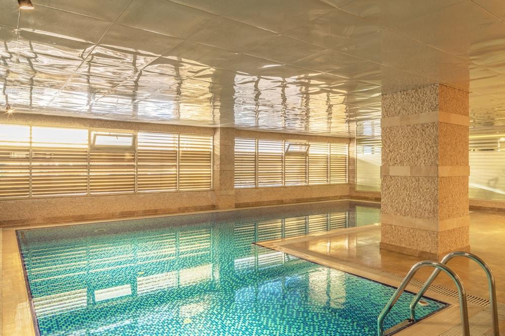 Point Hotel Baku - Indoor Pool