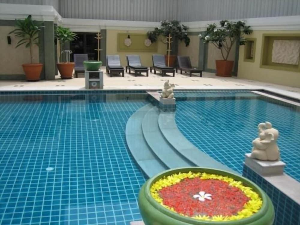 Ebina House - Pool