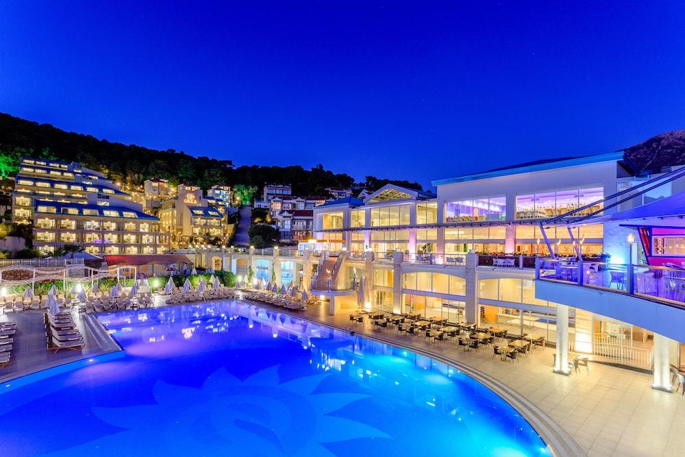 Orka Sunlife Resort hotel and Aquapark - Featured Image