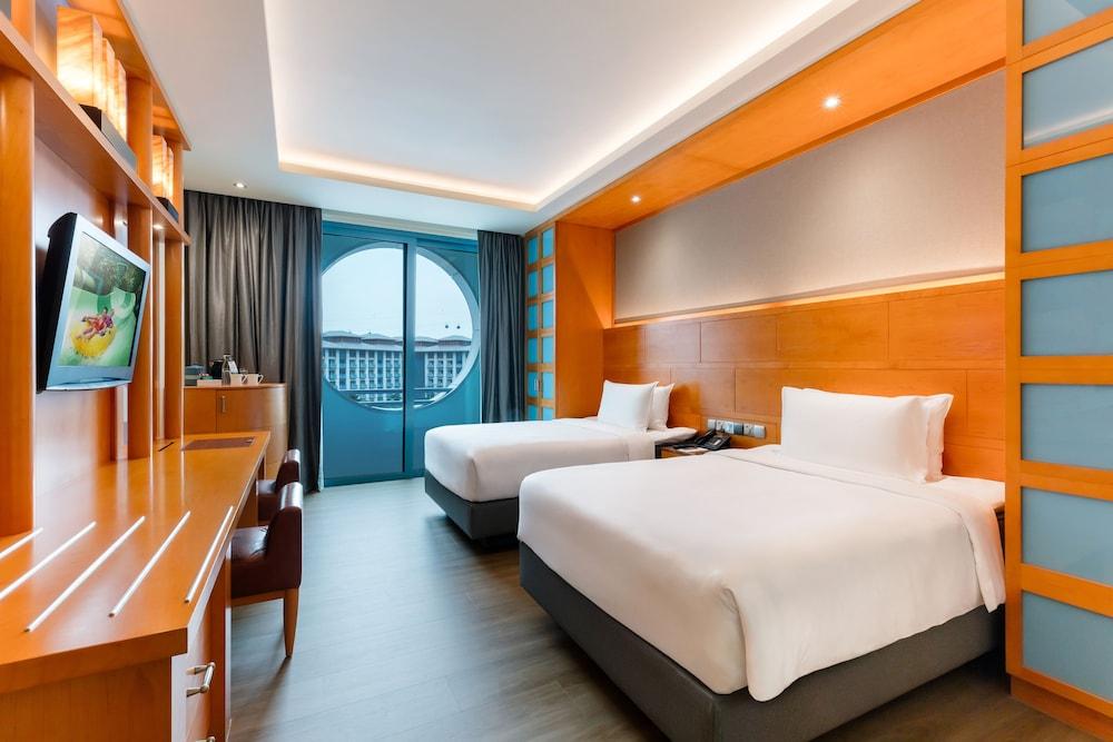 Resorts World Sentosa - Hotel Michael - Room