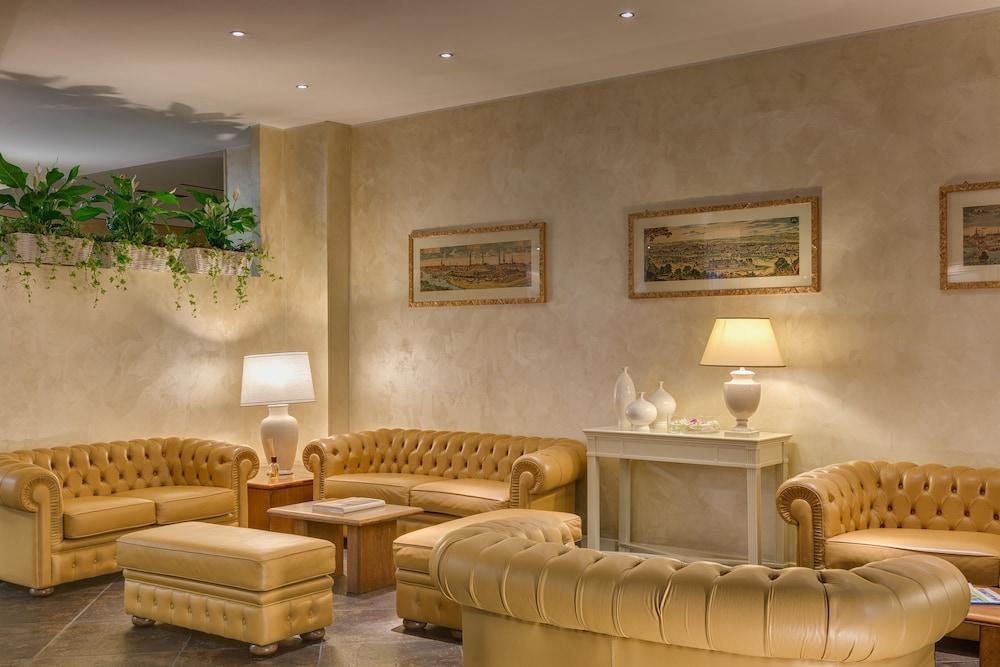 Hotel Continental Brescia - Interior Detail