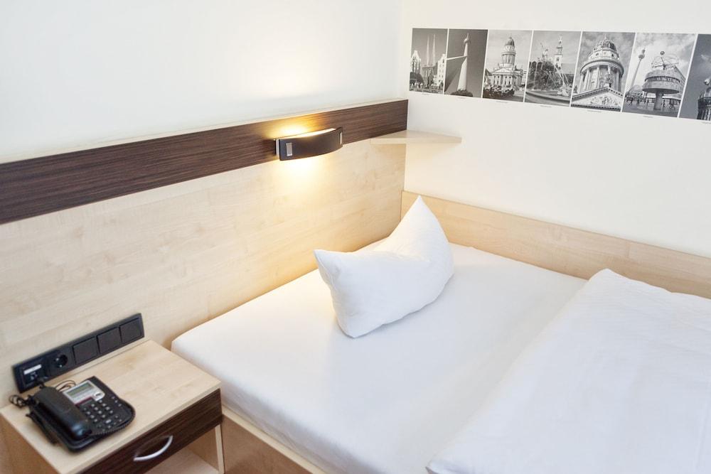 Hotel Mit-Mensch - Room