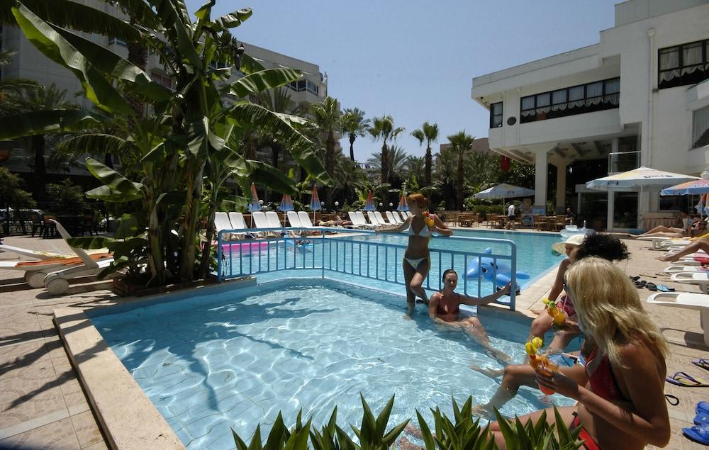 Sesin Hotel - Outdoor Pool
