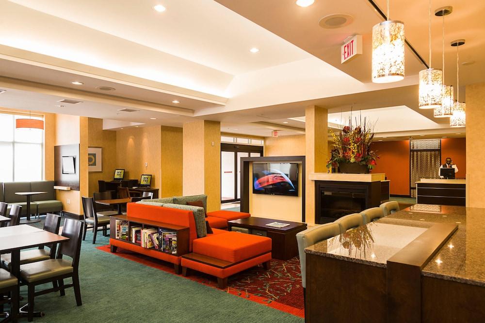 Residence Inn by Marriott Ottawa Airport - Lobby