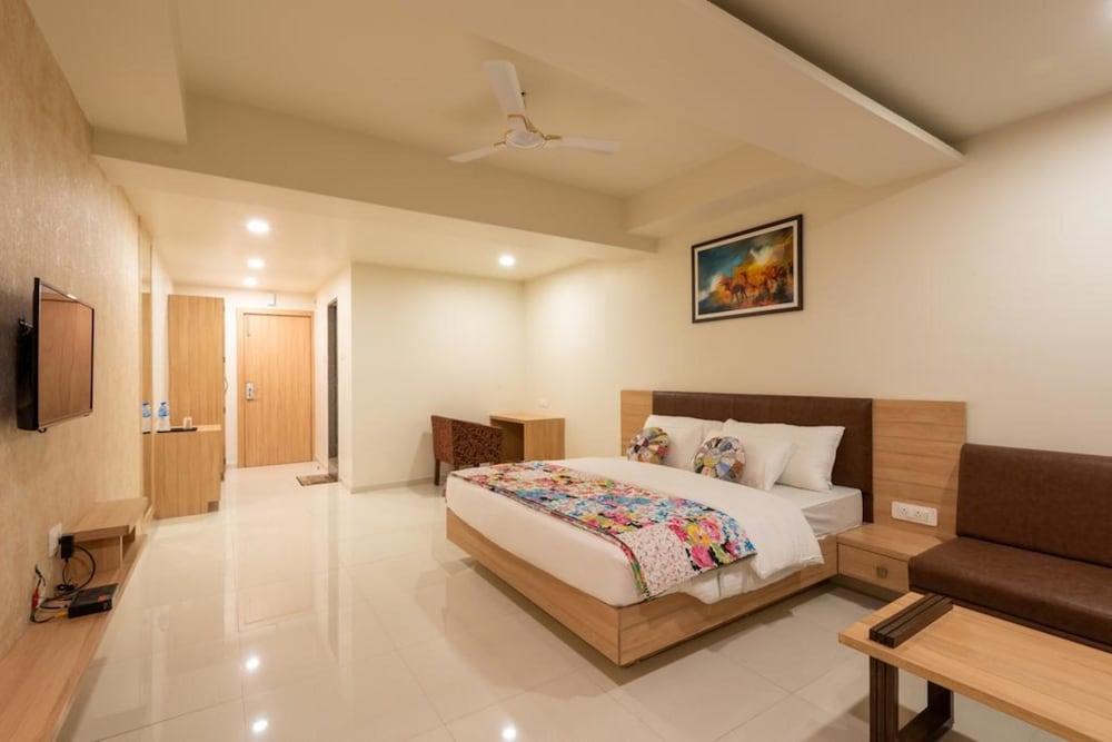 Hotel Drishti, Bhopal - Featured Image