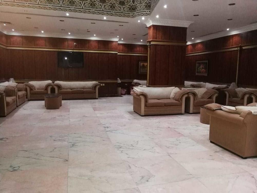 Orooq Al Thahab Al Makkeya - Lobby Sitting Area