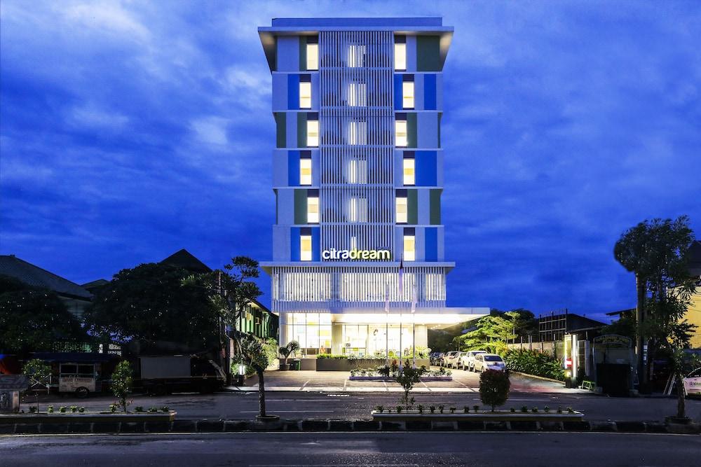 Hotel Citradream Cirebon - Featured Image