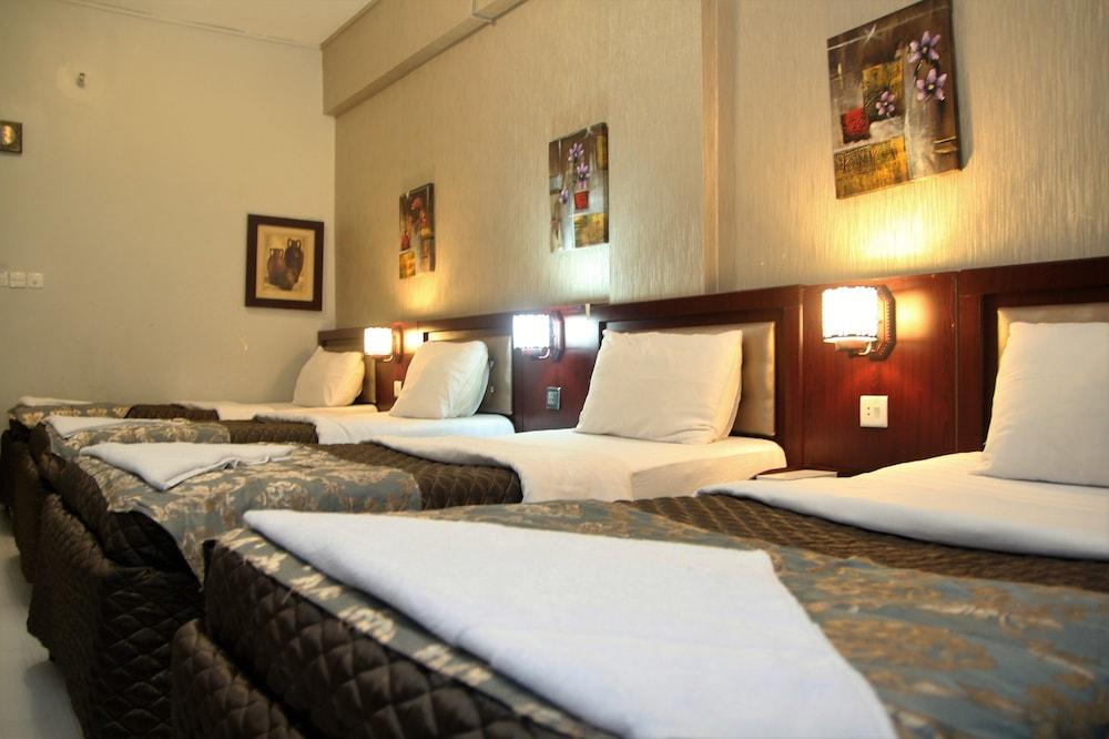 Al Sabkha Hotel - Room