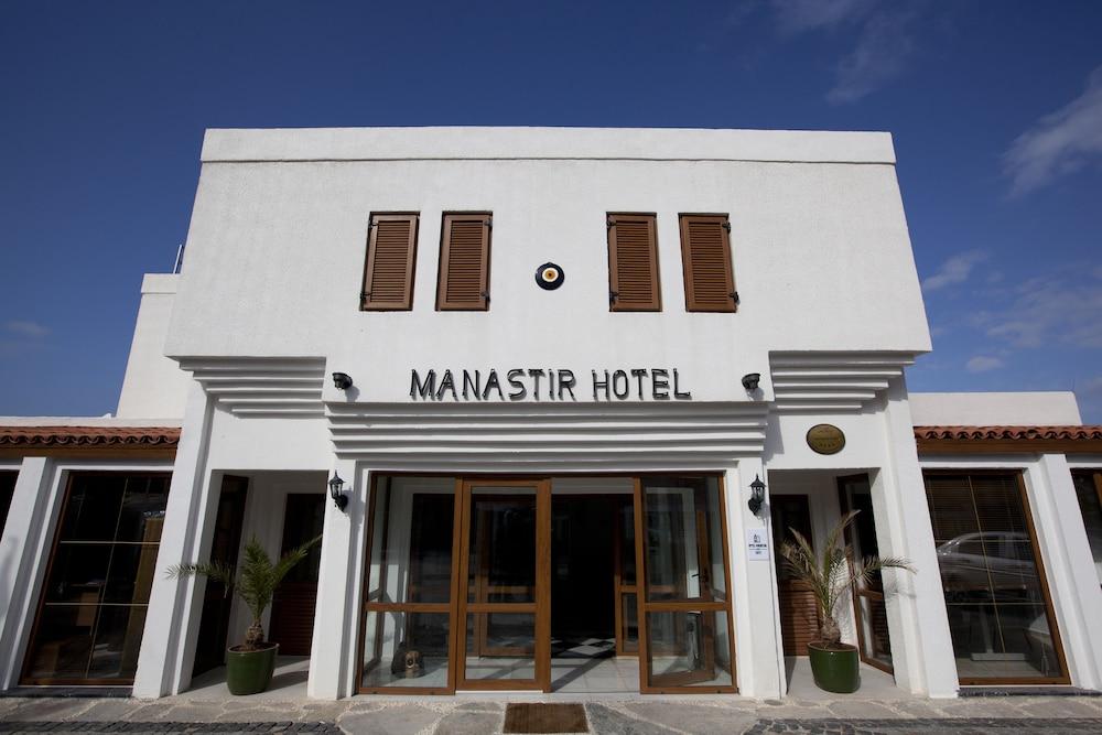 Magna Manastir Hotel - Parking