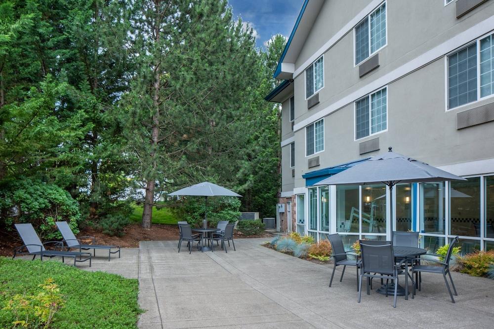 Fairfield Inn & Suites by Marriott Beaverton - Exterior