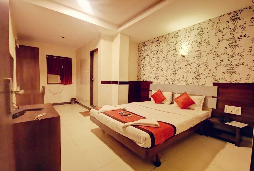 Sai Sharan Stay Inn - Room