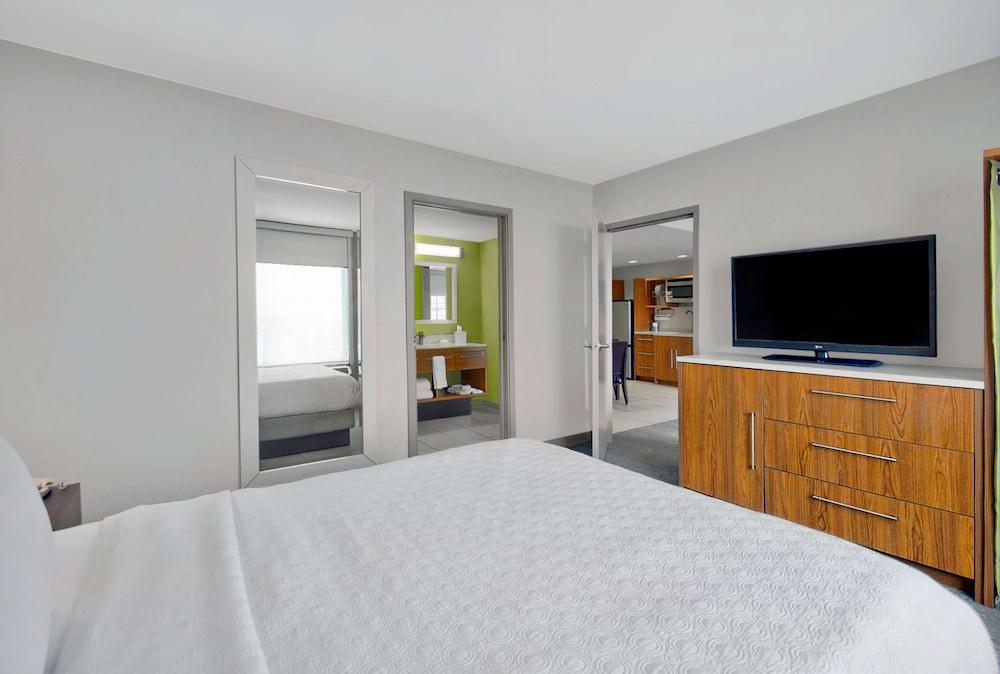 Home2 Suites by Hilton Rochester Henrietta, NY - Room