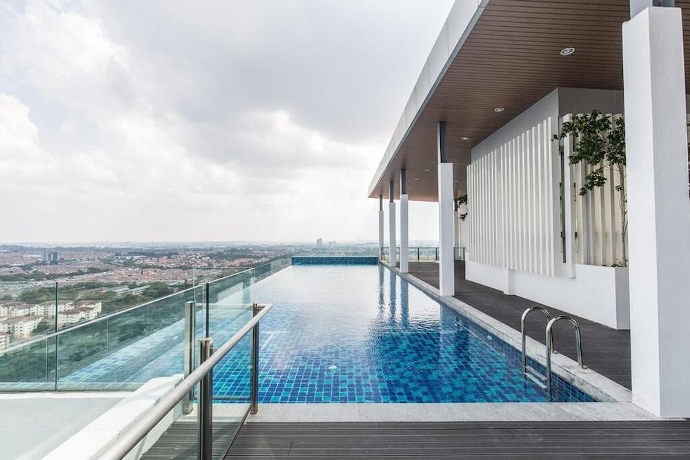 MaxStays - Max Home at Da Men Residences - Outdoor Pool