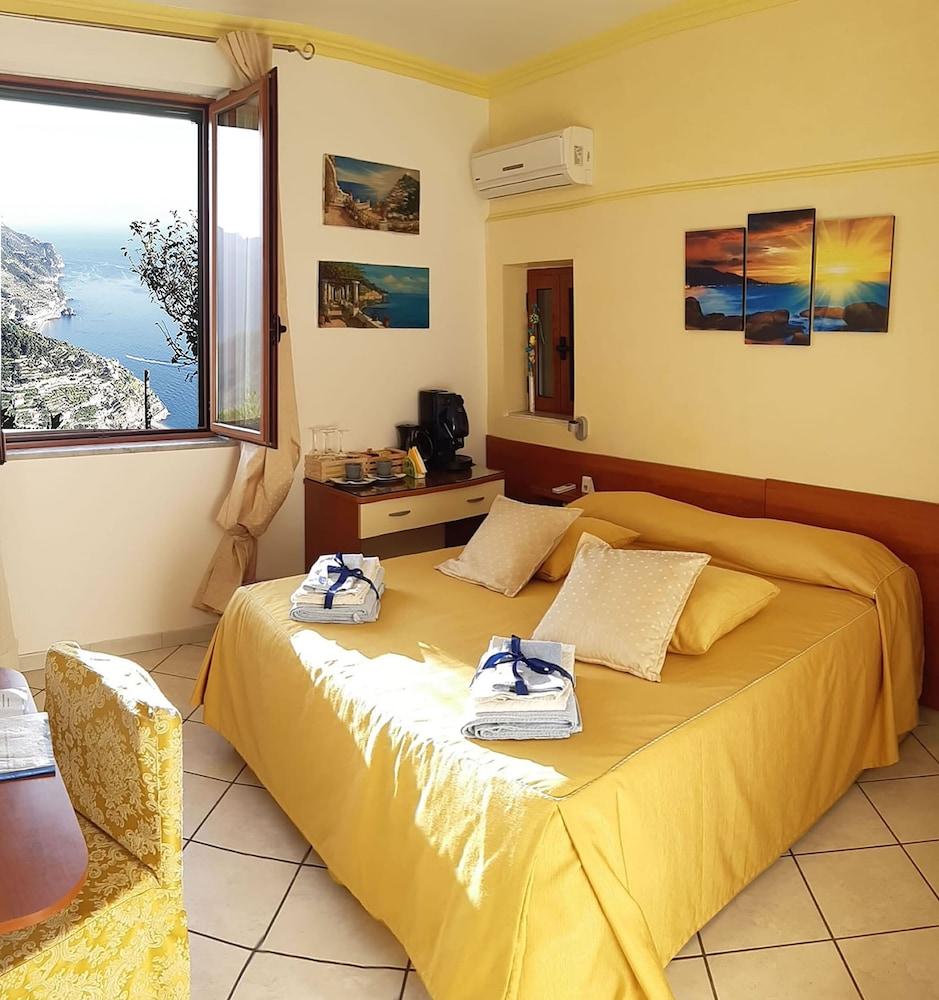 Ravello Rooms - Featured Image