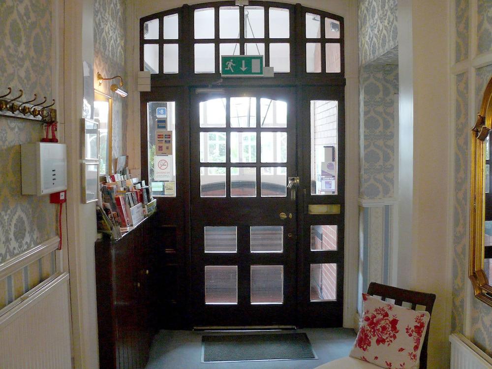 Chester Court Hotel - Interior Entrance