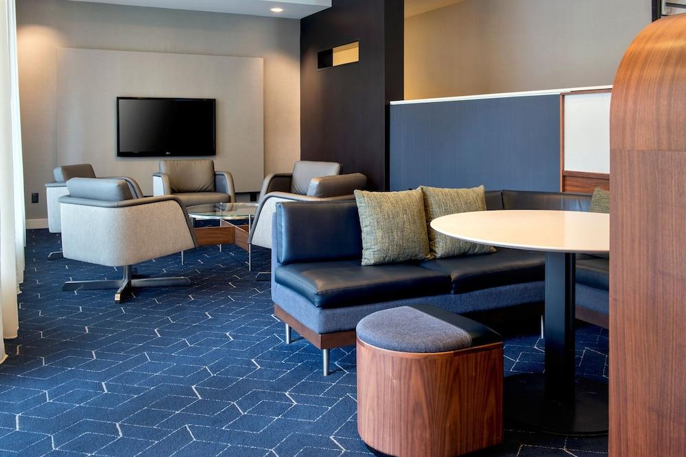 Courtyard by Marriott Baltimore Hunt Valley - Lobby