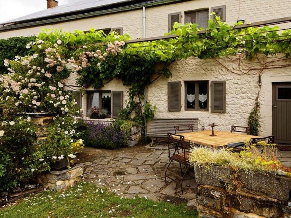 Charming Cottage in a Farm With Views - Exterior