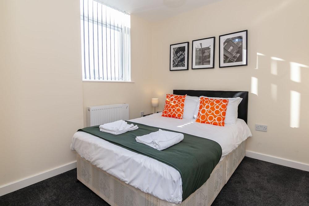 Approved Serviced Apartments Stanley Street - Room