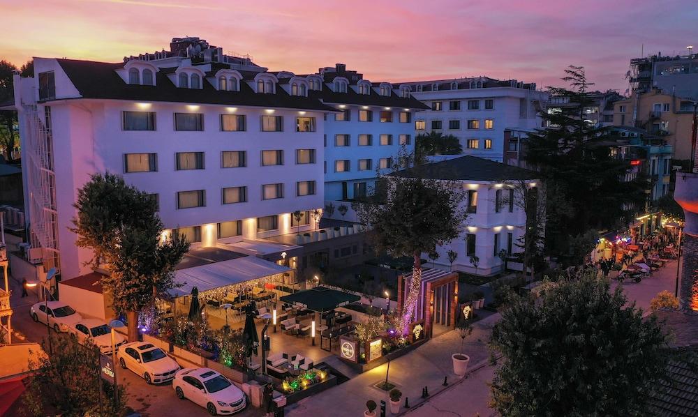 Vogue Hotel Supreme Istanbul - Exterior