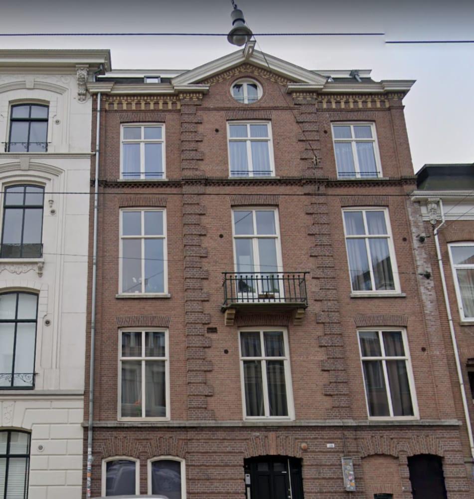 أمستردام فوندلبارك باي واي إيه واي إس - Featured Image