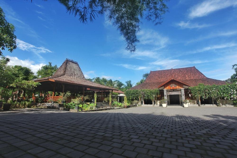 Amata Borobudur Resort - Lobby