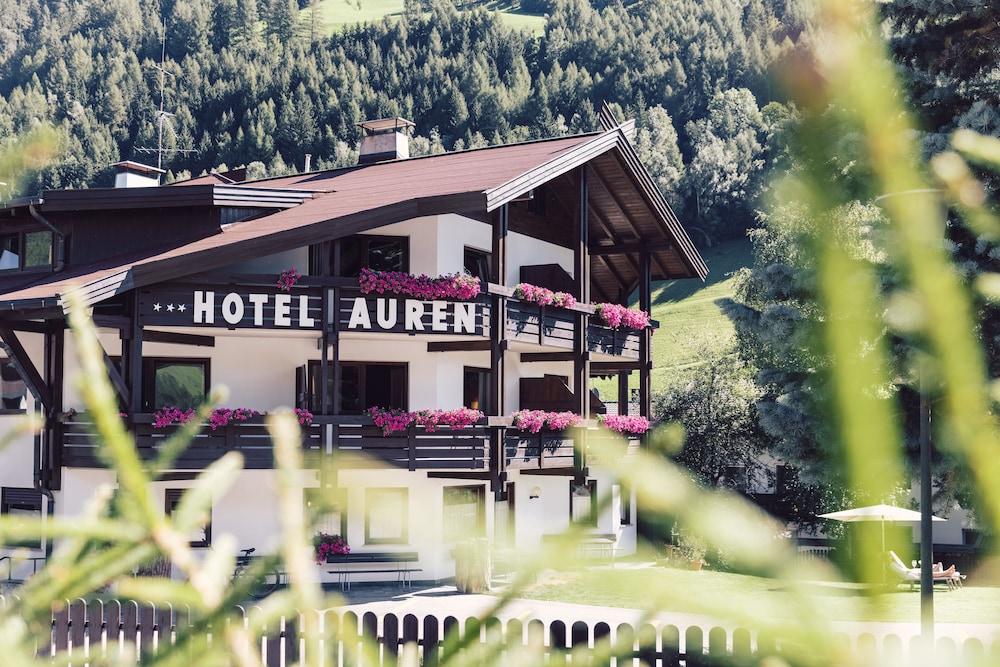 Hotel Auren - Featured Image