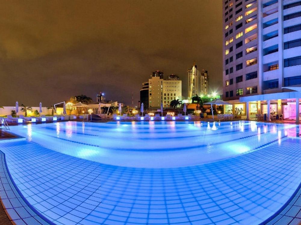 Hilton Colombo Residence - Outdoor Pool
