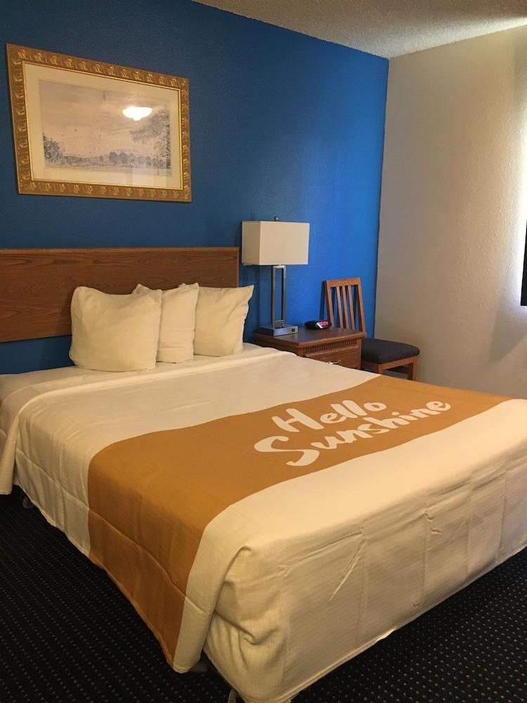 Days Inn by Wyndham Pocatello University Area - Room