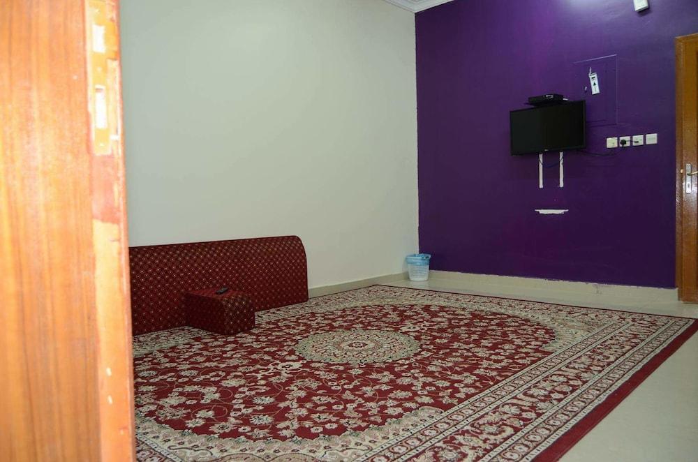 Al Eairy Furnished Apartments Nariyah 1 - Living Room