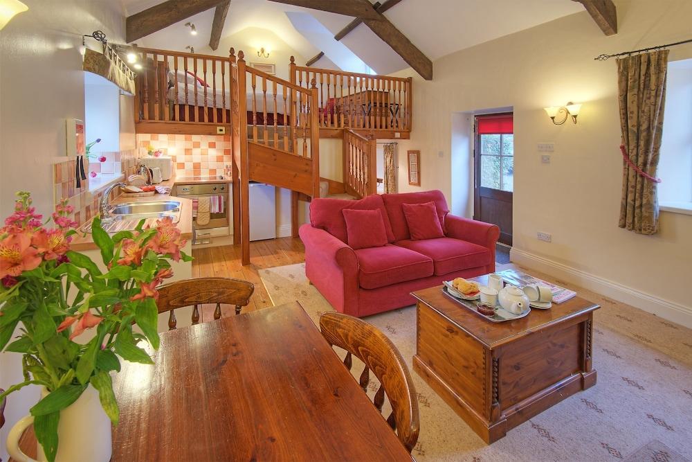 Dunstanburgh Castle Hotel - Living Room