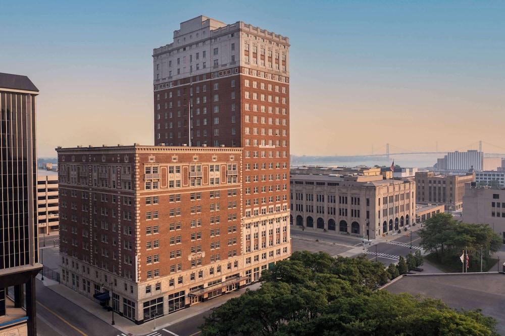 DoubleTree Suites by Hilton Hotel Detroit Downtown - Fort Shelby - Featured Image