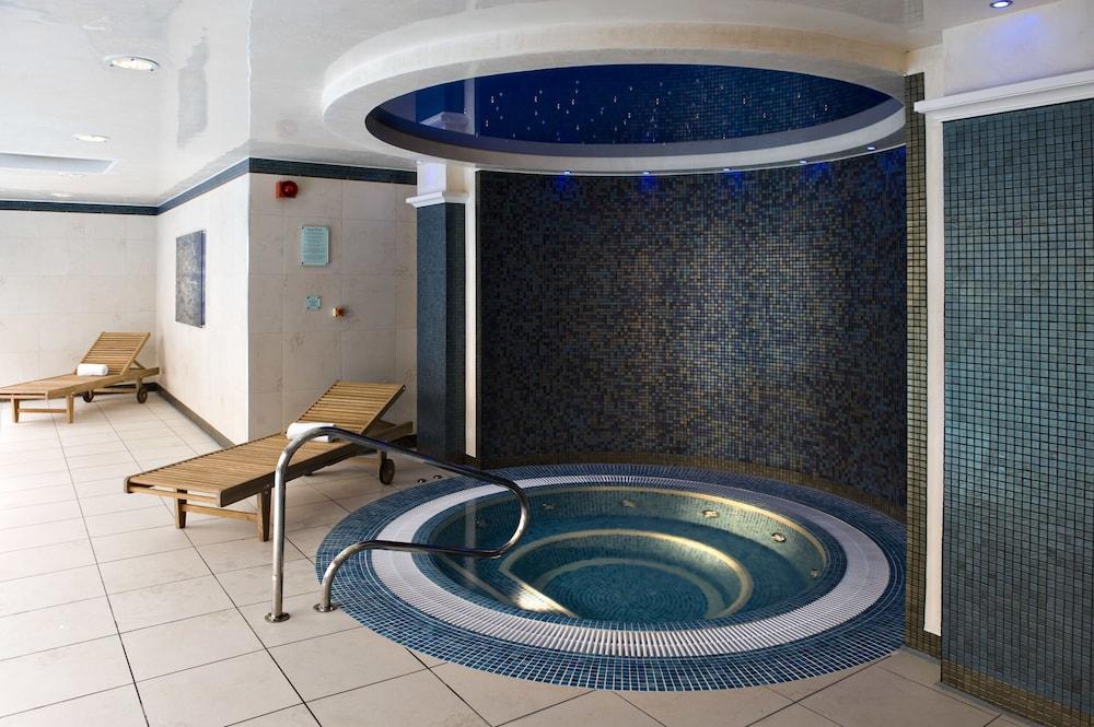 إيتينجتون بارك هوتل - Indoor Spa Tub