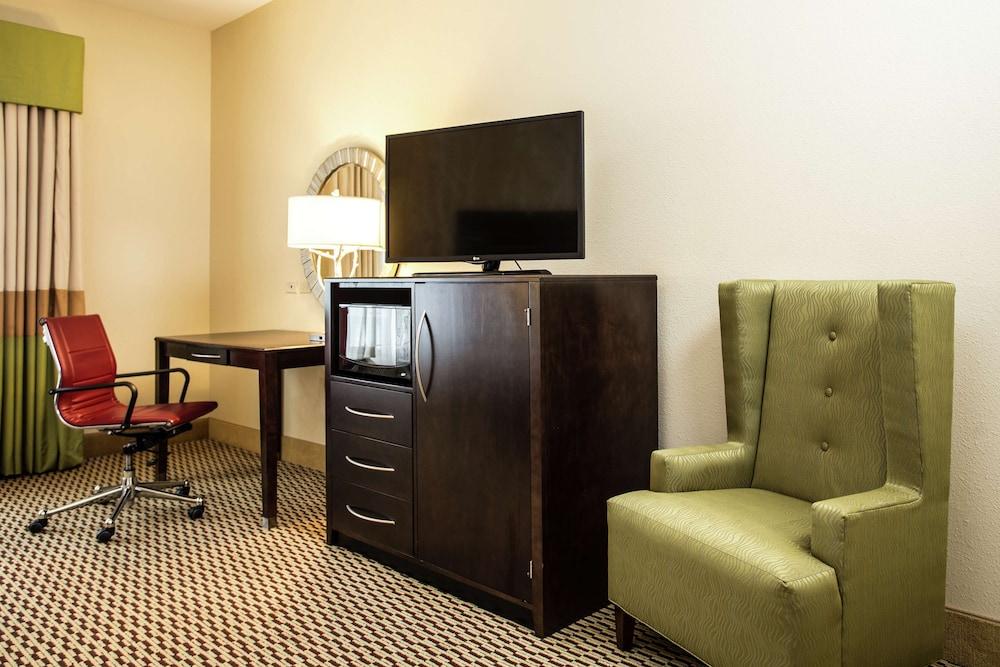 Hampton Inn & Suites Williamsport-Faxon Exit - Room