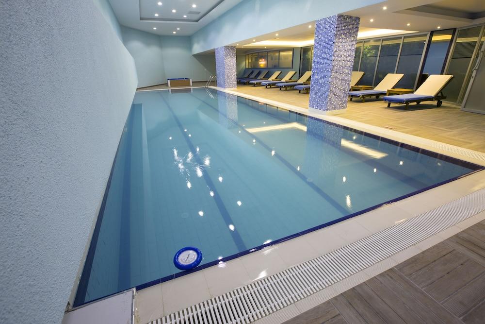وورلد بوينت هوتل إسطنبول - Indoor Pool