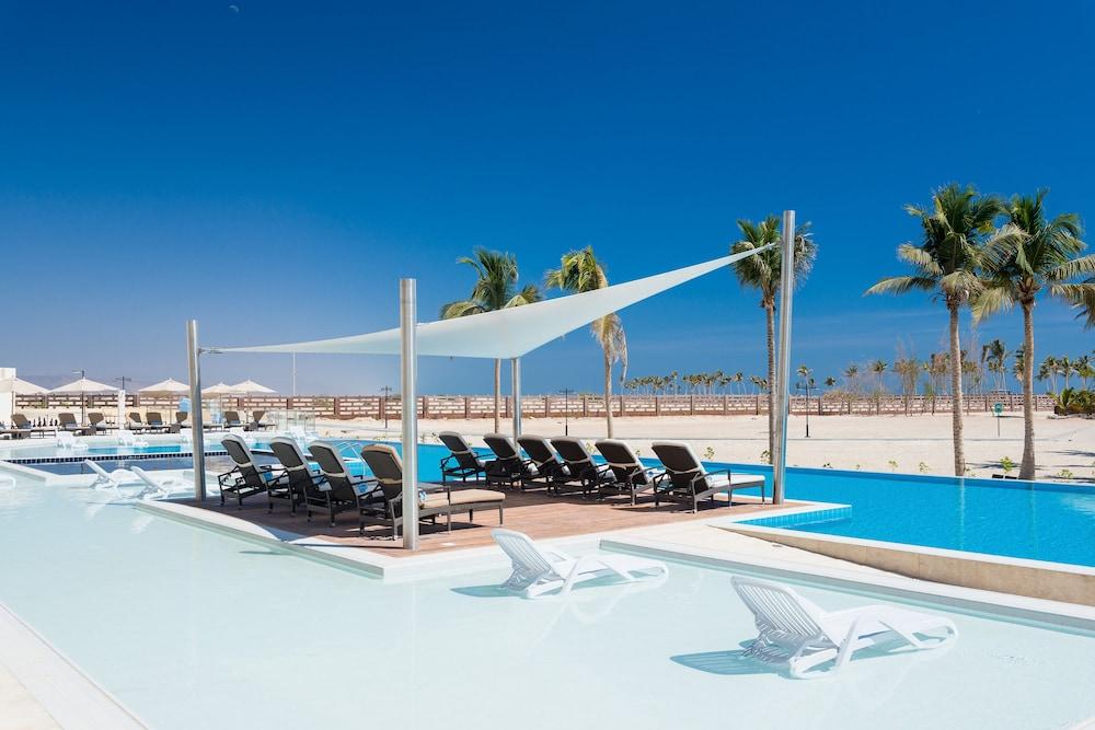 Fanar Hotel and Residences - Outdoor Pool