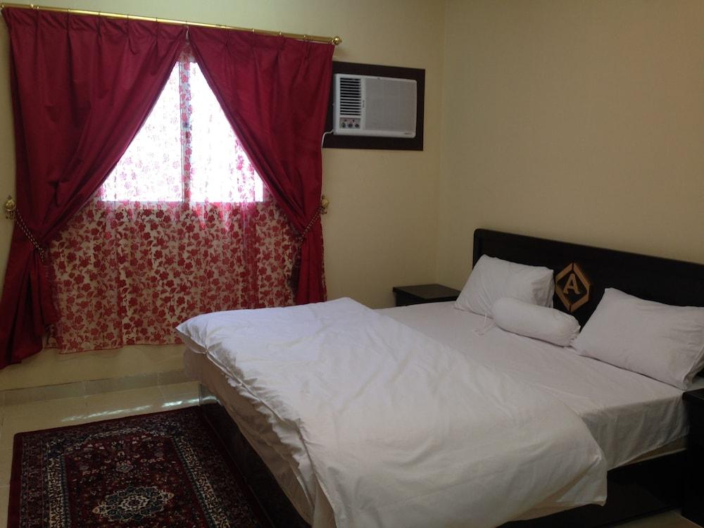 Al Eairy Furnished Apartments Tabuk 5 - Room